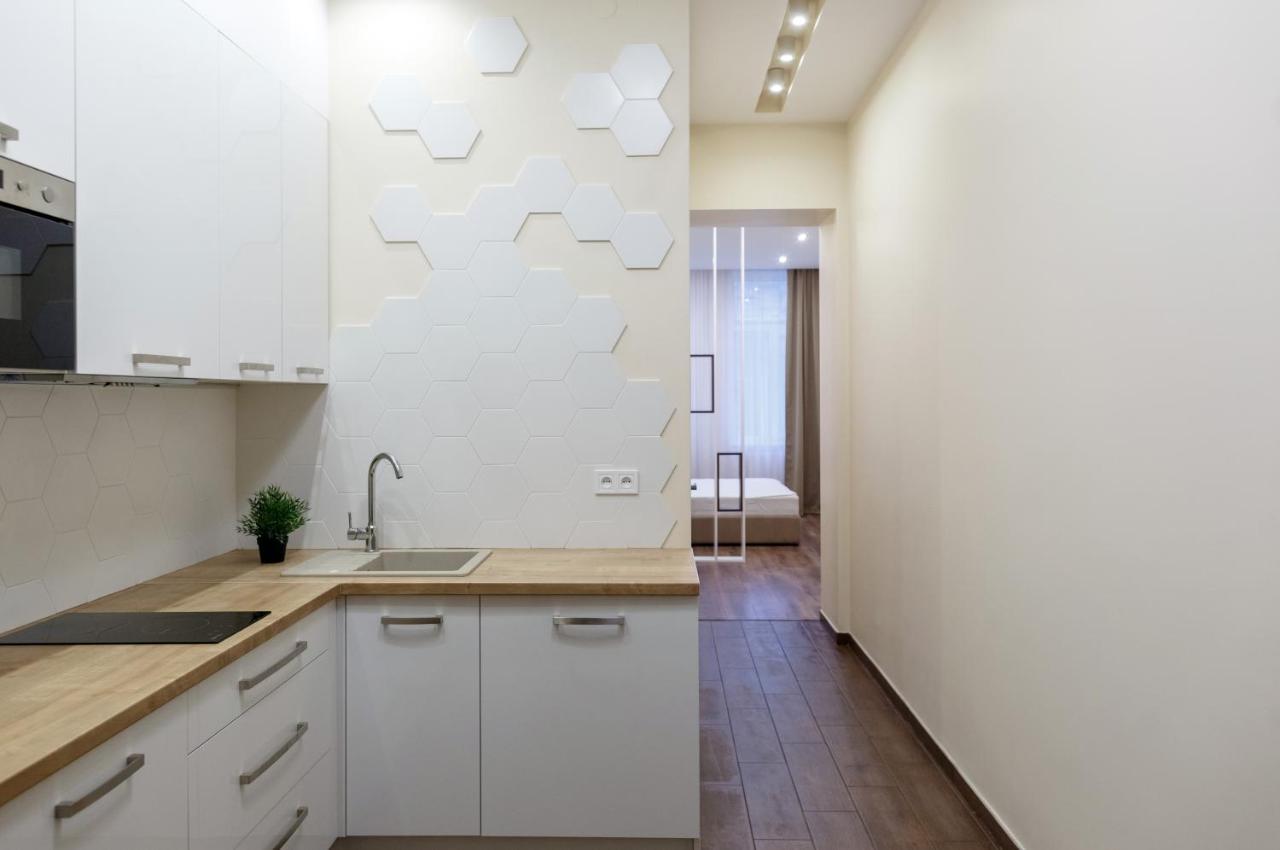 Charming Apartment In The City Center Lviv Exterior foto