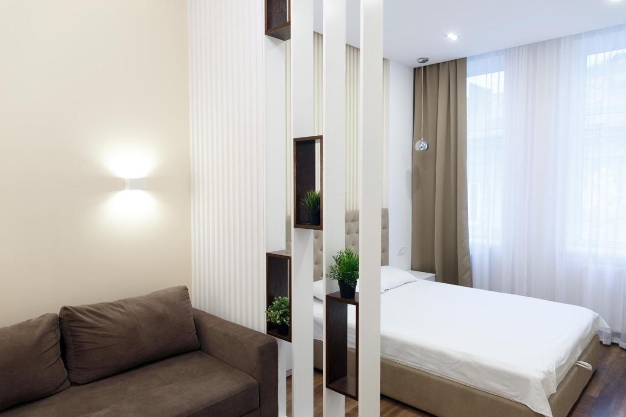 Charming Apartment In The City Center Lviv Exterior foto